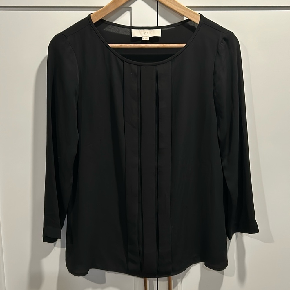 Loft Black Blouse Lightweight Vertical Pleated Round neck Long Sleeves Size XS